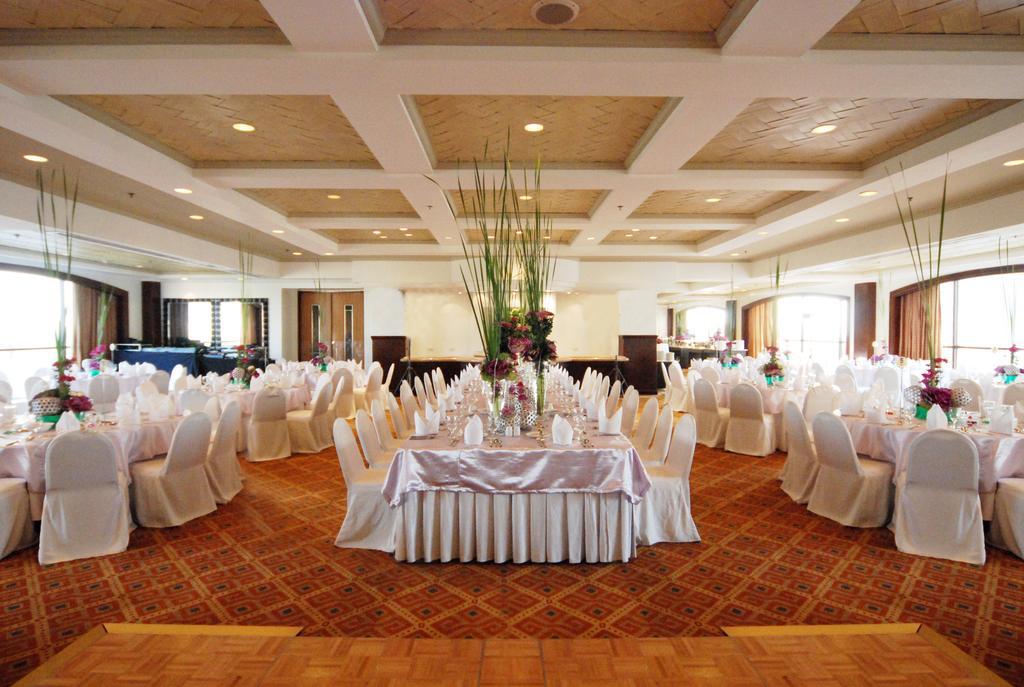 Intercontinental Manila Hotel Makati City Buitenkant foto
